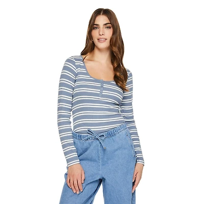 T-shirt à encolure dégagée henley George pour femmes Tailles TP–TTG