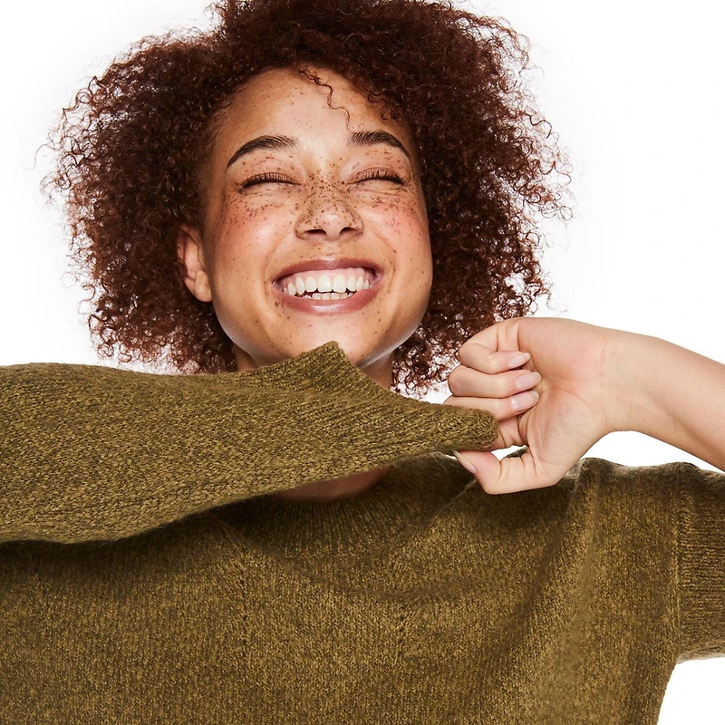 George Women's Cropped Crew Neckline Sweater