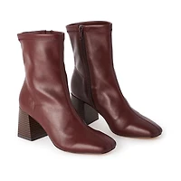Time and Tru Women's Short Stretch Boots