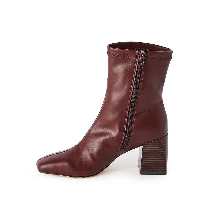 Time and Tru Women's Short Stretch Boots
