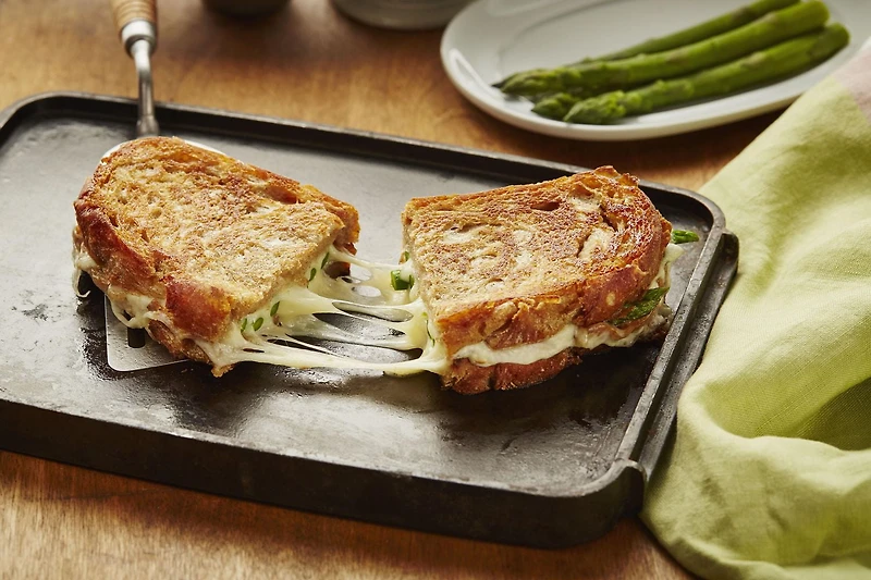 Saputo Light Mozarellissima Pizza Mozzarella Shredded Cheese, 1 kg