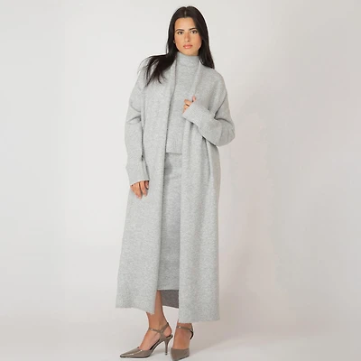Devoted long sleeve full-length knit cardigan