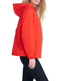 Détails Coupe-vent pour femmes avec doublure rayée à l'intérieur de la capuche et de l'empiècement