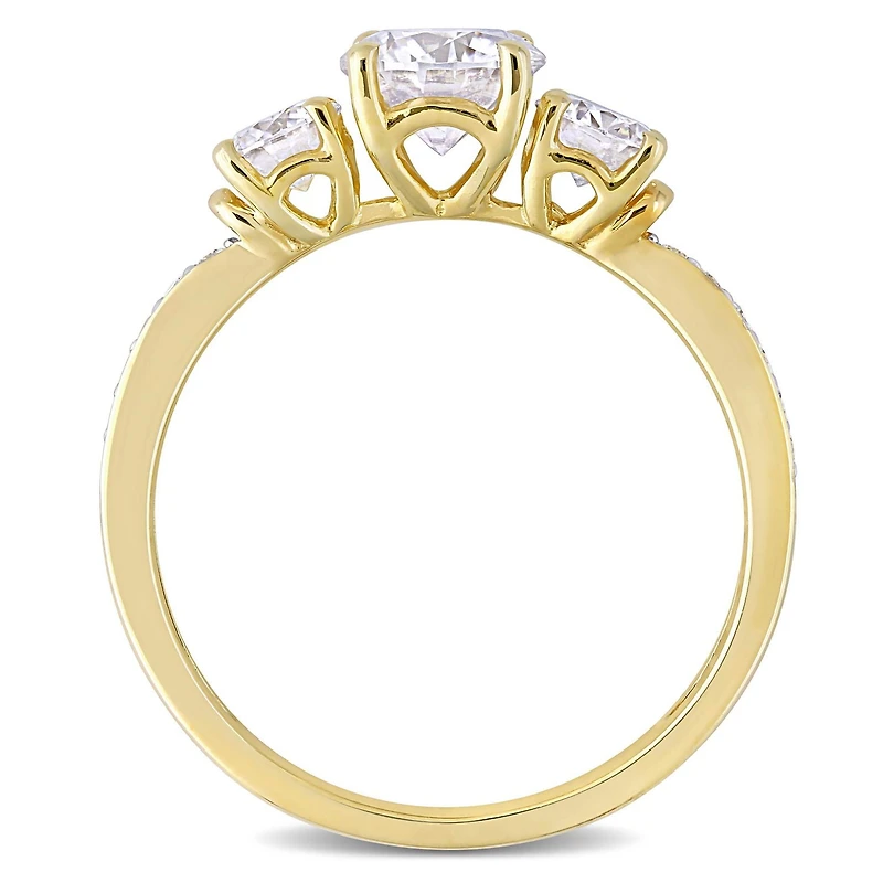 Bague de fiançailles à 3 pierres Miabella 1-3/8 carat p.g.t. moissanite en or jaune 10K