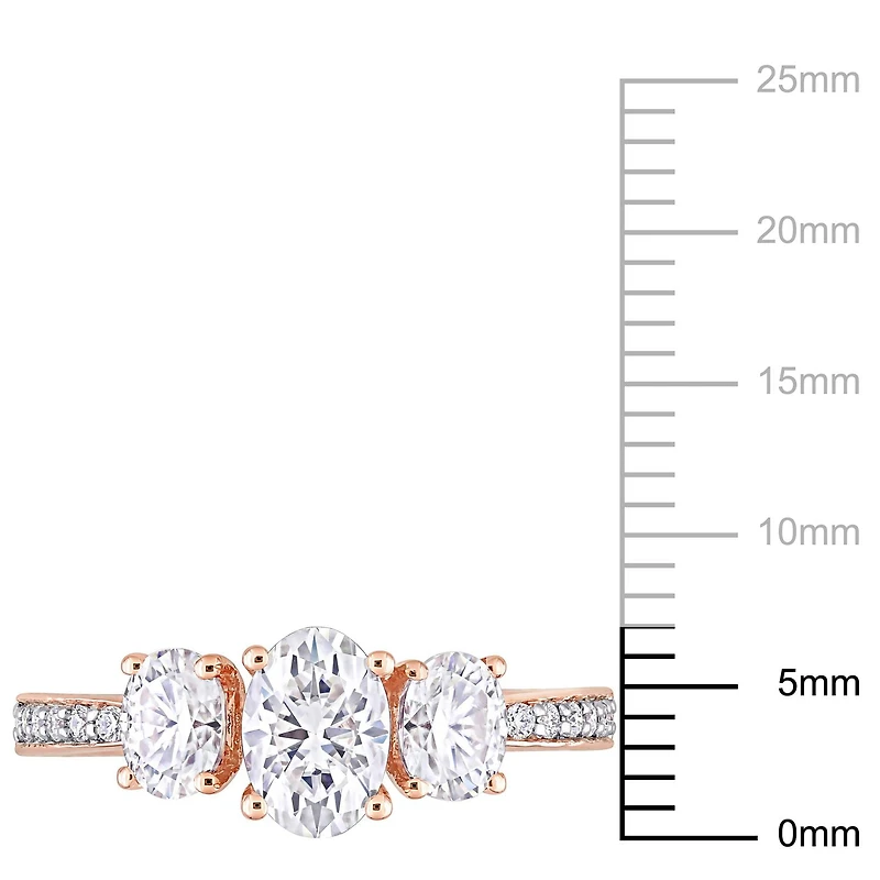 Bague de fiançailles Miabella à 3 pierres ovale avec 1-4/5 Carat p.g.t. Moissanite en or rose 10k