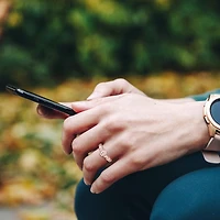 Miabella Bague à cœur ovale en argent sterling plaqué rose avec morganite et topaze blanche 7/8 carats P.P.T