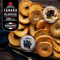 Bagels d’herbes et de tout D’Italiano avec Gusto!™ Soft, chenille-style baby yarn