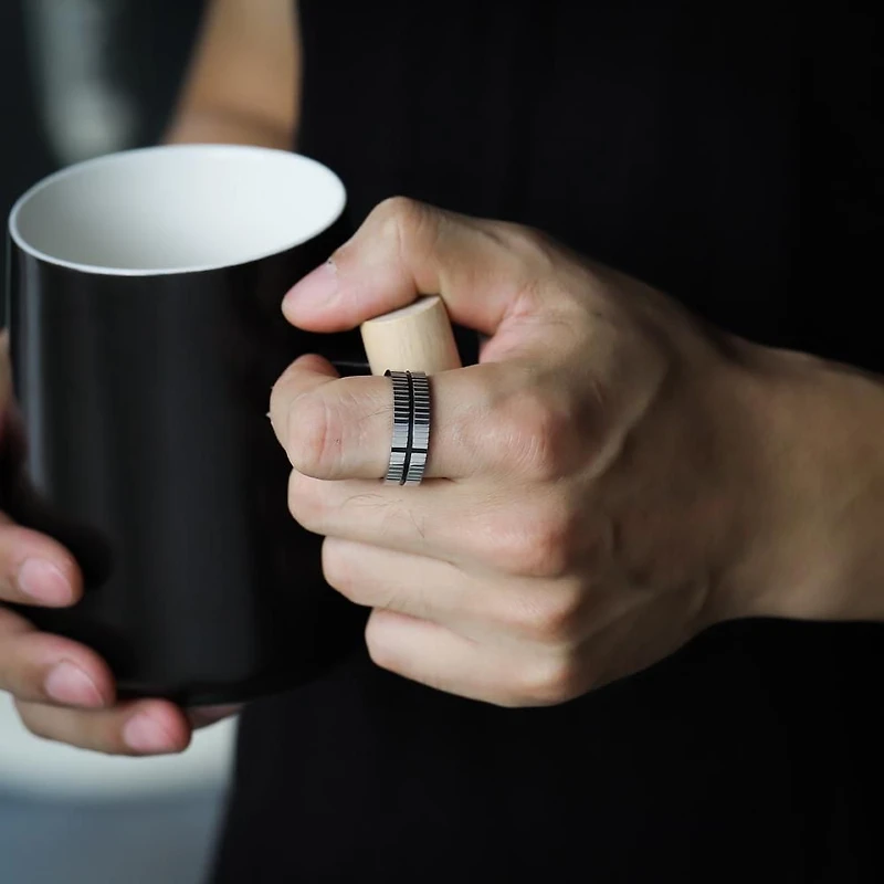 Bague croix noire bicolore moderne pour homme Stingray