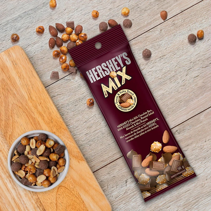 HERSHEY'S Mix Sweet and Salty Snack