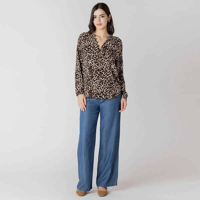 Devoted long sleeve buttoned blouse