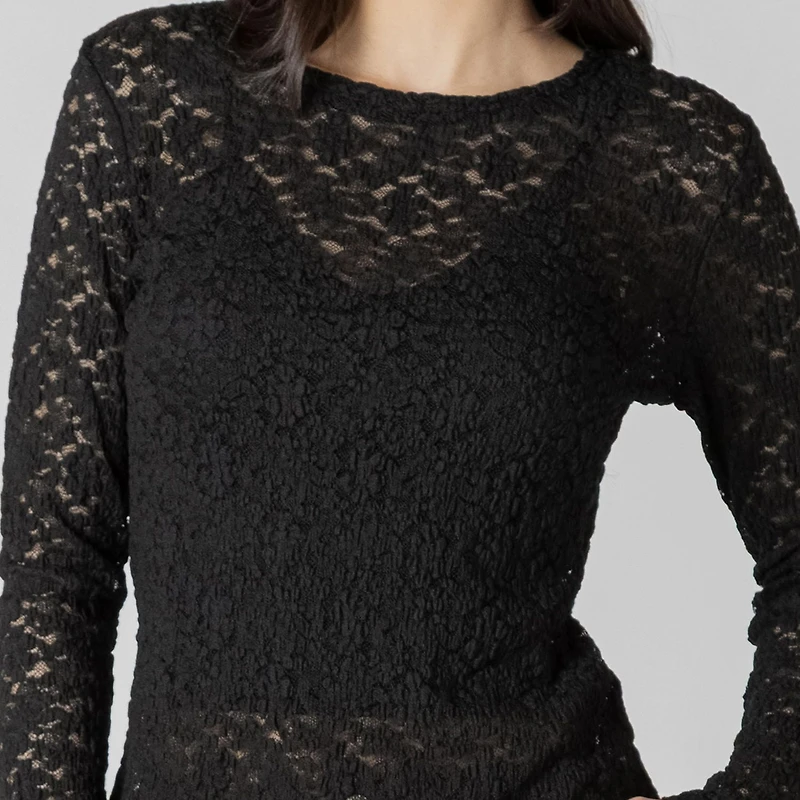 Devoted haut à manches longues en dentelle