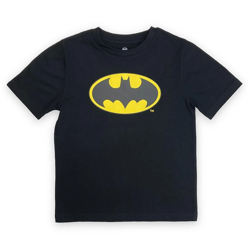 T-shirt de base pour garçon. Ce t-shirt à col rond pour garçons a des manches courtes et un imprimé tendance et