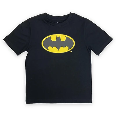 T-shirt de base pour garçon. Ce t-shirt à col rond pour garçons a des manches courtes et un imprimé tendance et