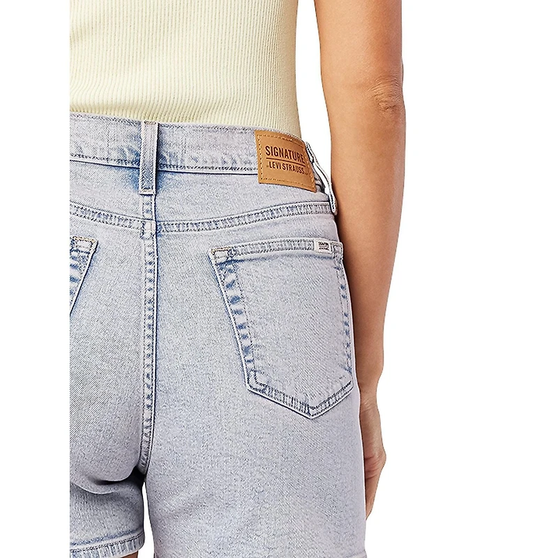 Levi Strauss Signature.™ Women’s Heritage High-Rise 3" Shorts