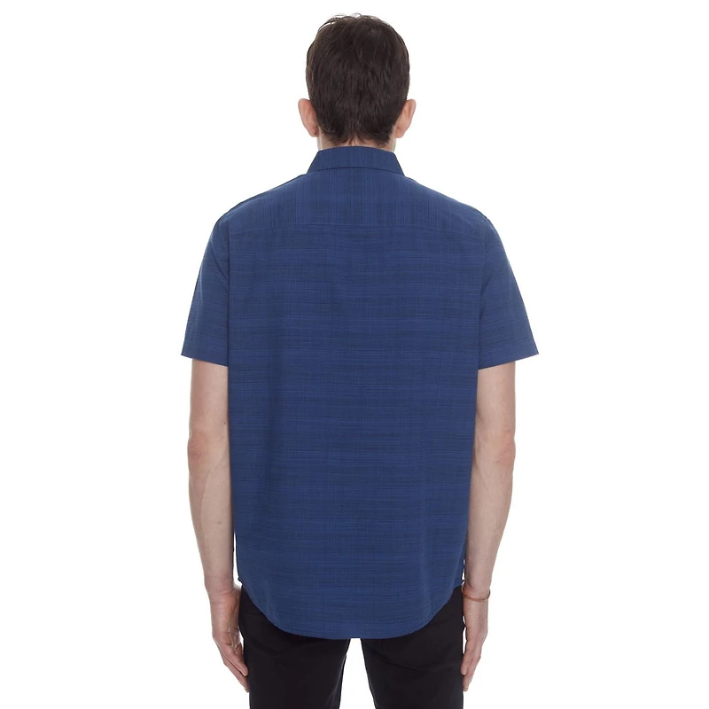 Dark Black Men's Short-Sleeve  Button-Down Shirt with Pockets