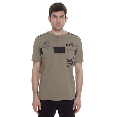 Dark Black Men's Short-Sleeve henley  T-Shirt with pockets