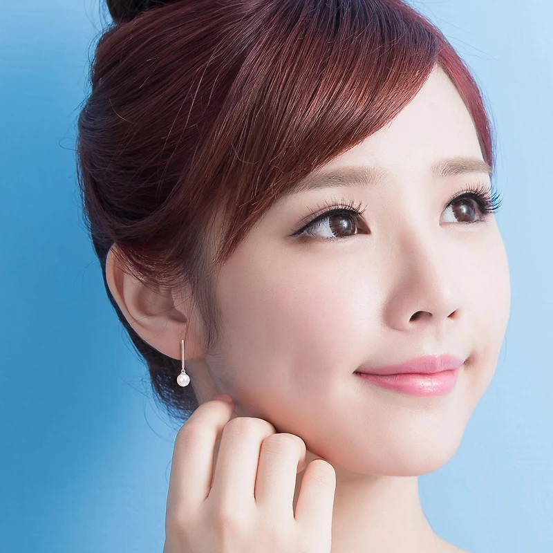 Boucles d'oreilles suspendus de Miabella  avec perle de culture d'eau douce en or blanc 10K