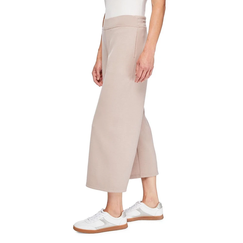 Iyla Women's Soft Knit Cropped Pant