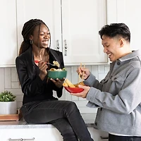 SUMM! Pork & Shiitake Gyoza Dumplings, 10 pieces gyoza with 1 package of sauce, 250g