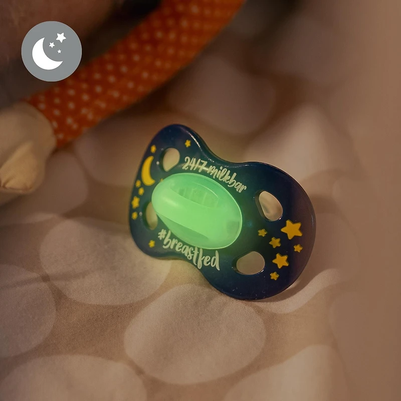Medela Baby new DAY & NIGHT Pacifier, 24-hour set with glow in the dark pacifier, BPA free, Lightweight and orthodontic. 18+mo Unisex