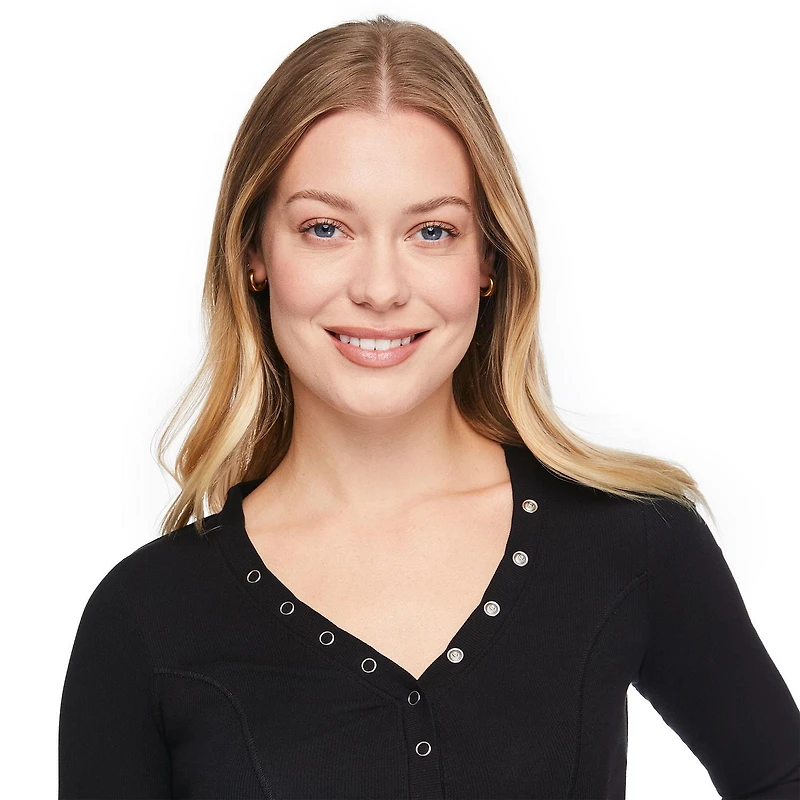 T-shirt avec manches longues et col henley No Boundaries pour femmes