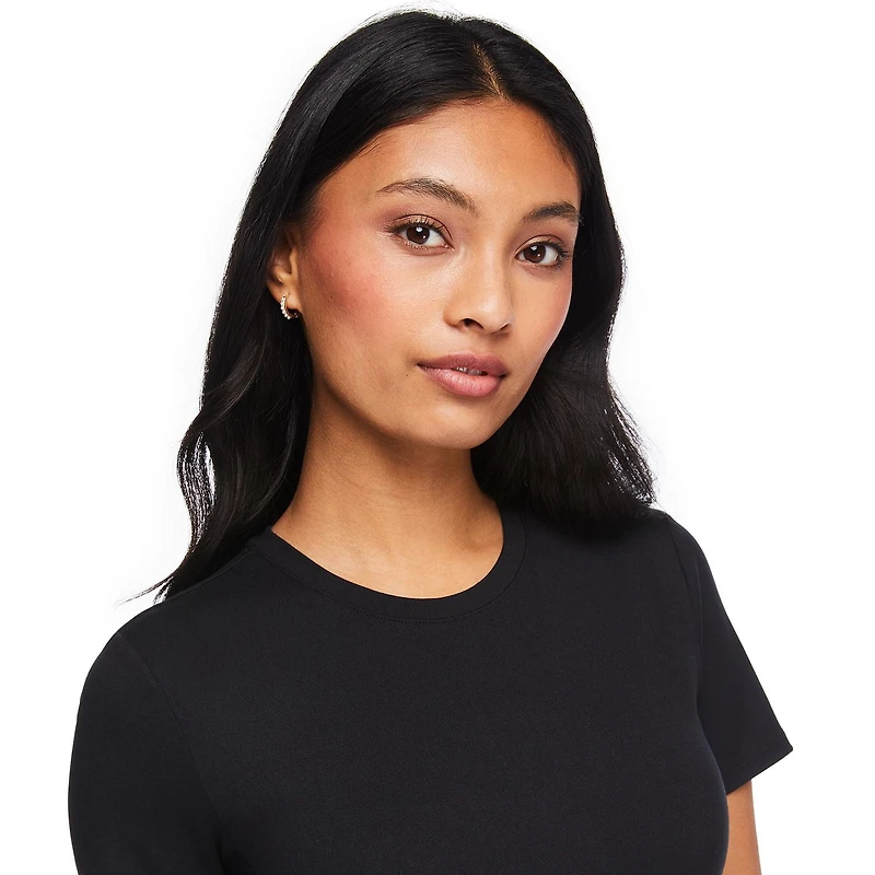 No Boundaries Women's Fitted T-Shirt