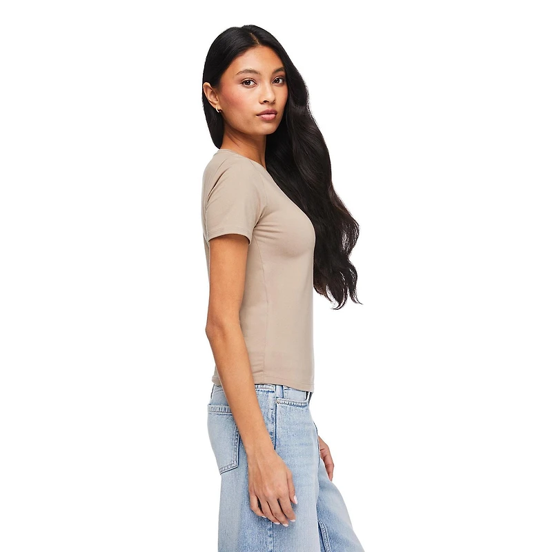 No Boundaries Women's Fitted T-Shirt