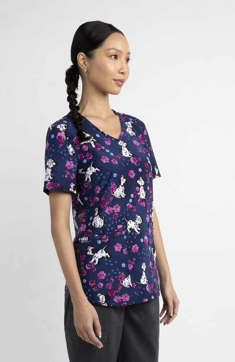Haut médical imprimé à encolure en V pour femmes Scrubstar – Collection mode, motif « On Spots », tailles TP 3TG