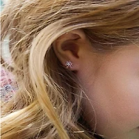 Unicornj Boucles d'oreilles pour enfants en argent sterling 925 bleu clair CZ 6 pétales de fleur de mars, mois de naissance, Italie