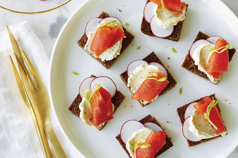 Boursin Truffle Salt & Hint of Black Pepper, Spreadable Cheese 150g