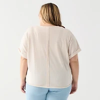 DV A loose fitting, rolled cuff S/S shirt with button up front