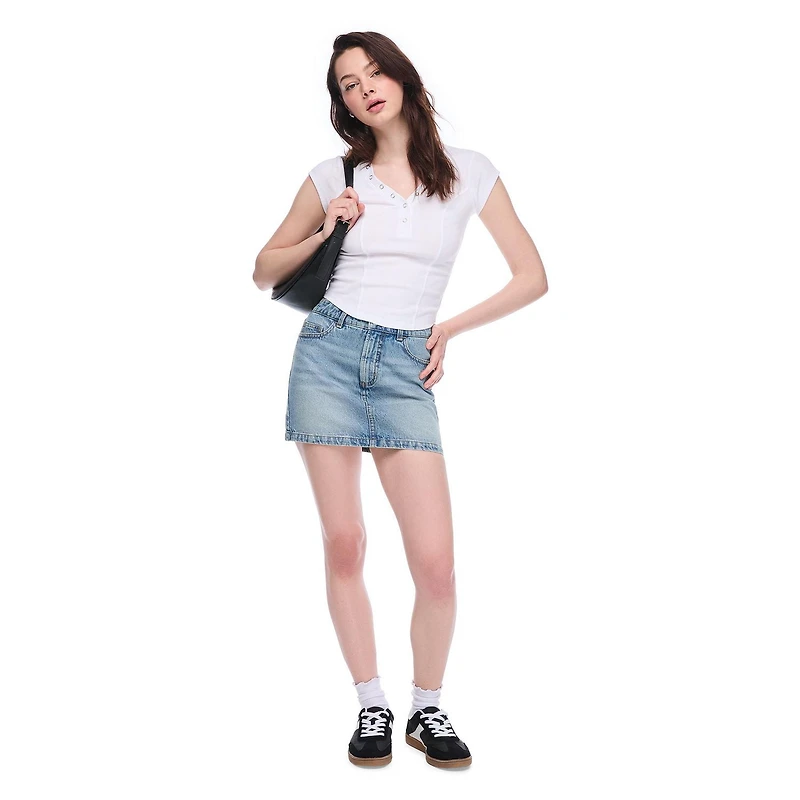 T-shirt henley No Boundaries pour femmes