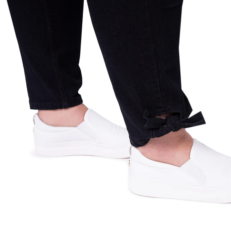 WeInfluence Women's Plus Size Slim Leg Jeans