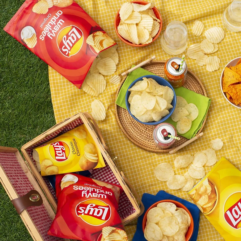 Lay's Croustilles assaisonnées Saveur Crème sure et oignon 66g