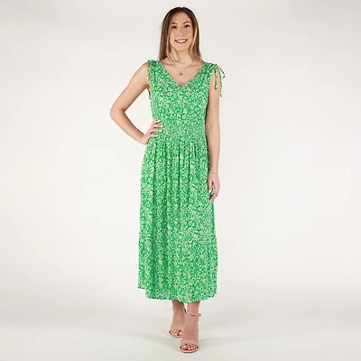 DV Sleeveless floral maxi dress with V-neck and a tiered ruffled hem
