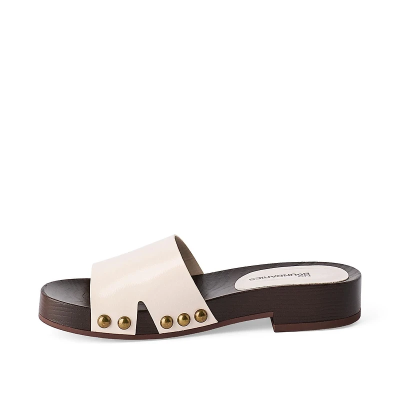 Sandales cloutées style mules No Boundaries pour femmes