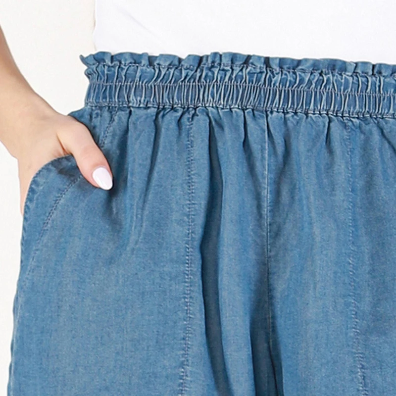 DV Pleated shorts with a shirred elastic waistband
