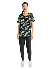 Blouse médicale imprimée Cute As Can Be de la collection Fashion Scrubstar pour femmes, à encolure en V, tailles XS–3XL