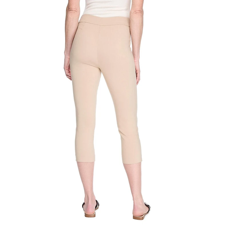 Iyla Women's Pull-On Capri Pant