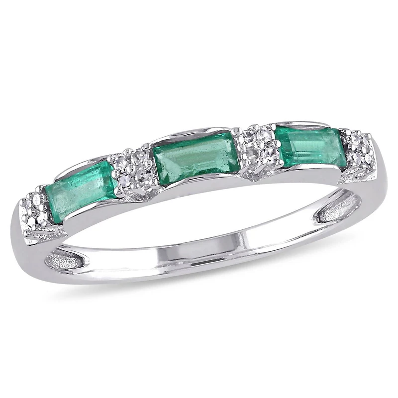 Bague d’anniversaire de mariage Miabella à trois pierres avec 3/8 CT PBT d’émeraude et accents de diamants en or blanc 10ct