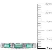Bague d’anniversaire de mariage Miabella à trois pierres avec 3/8 CT PBT d’émeraude et accents de diamants en or blanc 10ct