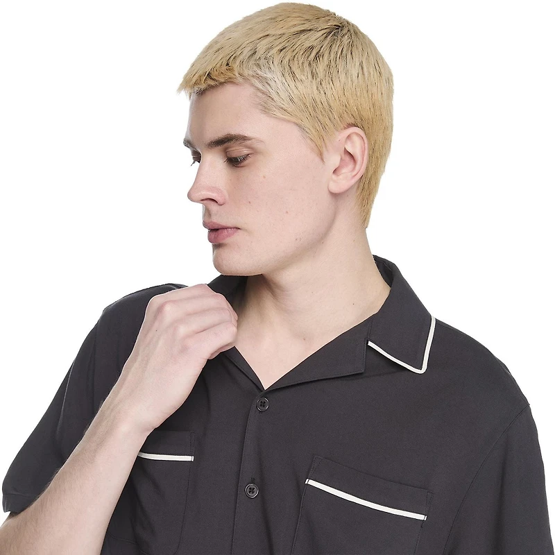 Chemise passepoilée à manches courtes No Boundaries pour hommes