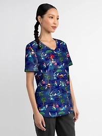 Blouse médicale imprimée Playa Stitch de la collection Fashion Scrubstar pour femmes, à encolure en V, tailles XS–3XL