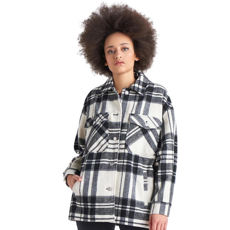 Veste manche longue 4 poches, bouton sur le devant