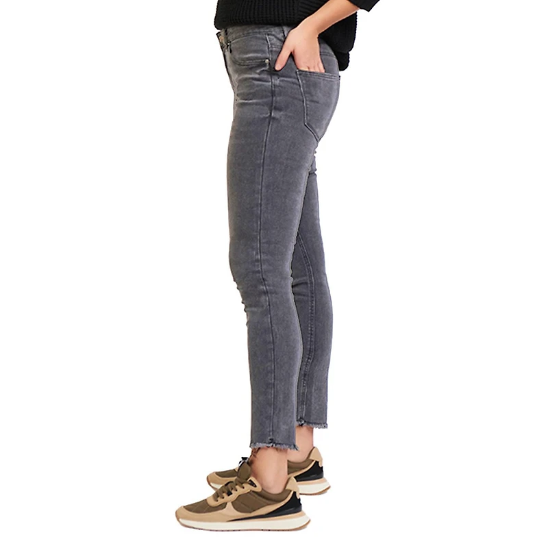 Skinny, 5-pocket, ankle length stretch denim jeans light blue wash.