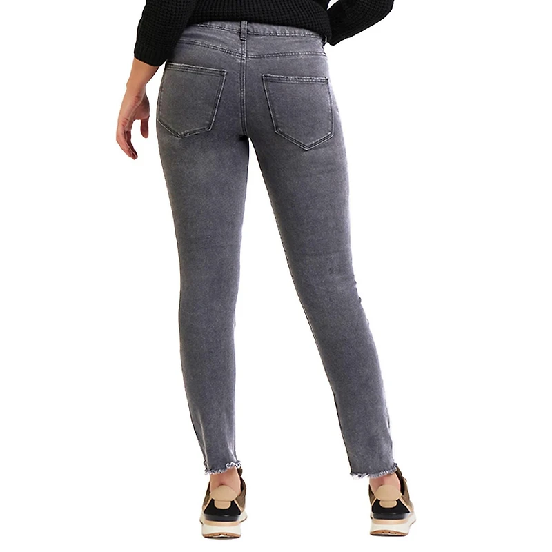 Skinny, 5-pocket, ankle length stretch denim jeans light blue wash.