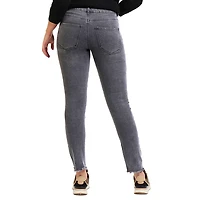 Skinny, 5-pocket, ankle length stretch denim jeans light blue wash.