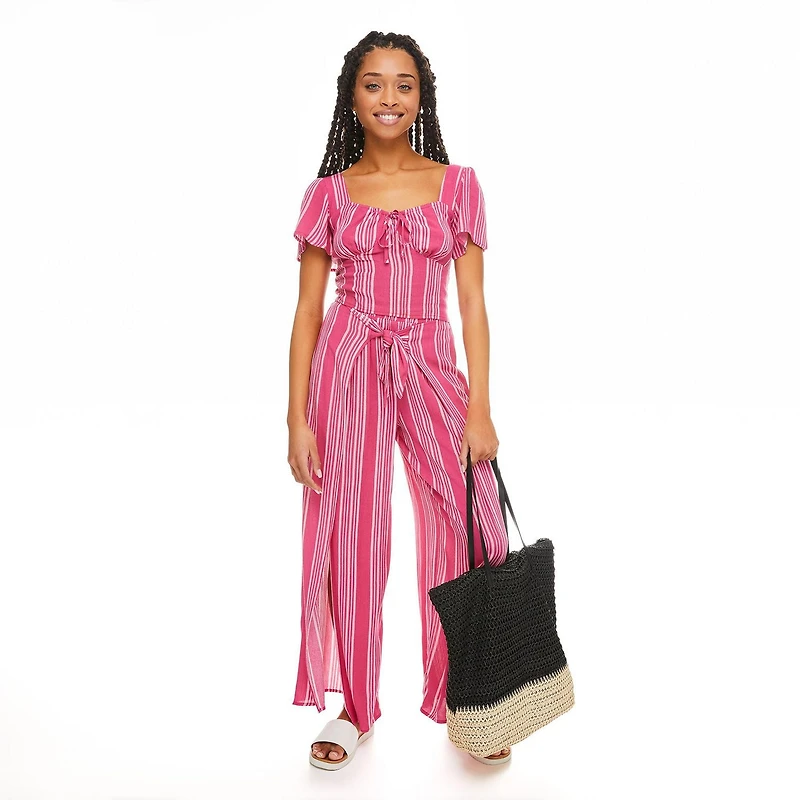 No Boundaries Women's Flutter Sleeve Top