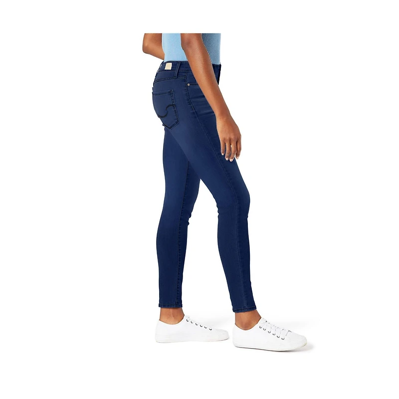 Levi Strauss Signature.™ Women's Modern Skinny Jeans