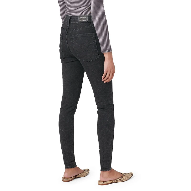 Levi Strauss Signature.™ Juniors' High Rise Jeggings